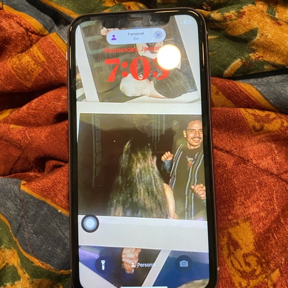 iPhone 11 Purple - Picture 3 of 4